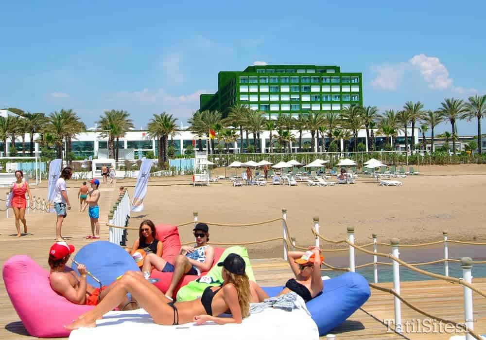 Adam & Eve Hotel (+16) 